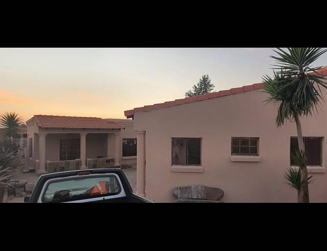 4 BEDROOM HOUSE FOR SALE IN SOSHANGUVE T